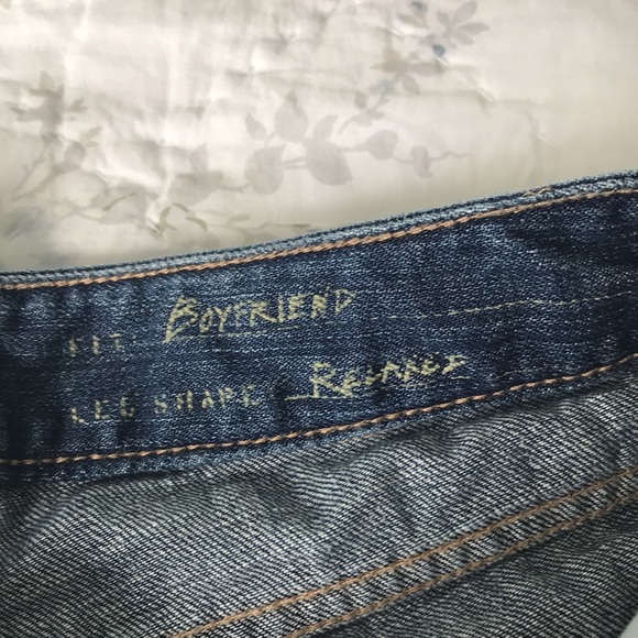 Eddie Bauer distressed boyfriend Capri jeans like new never worn size petite 6 - Picture 3 of 5